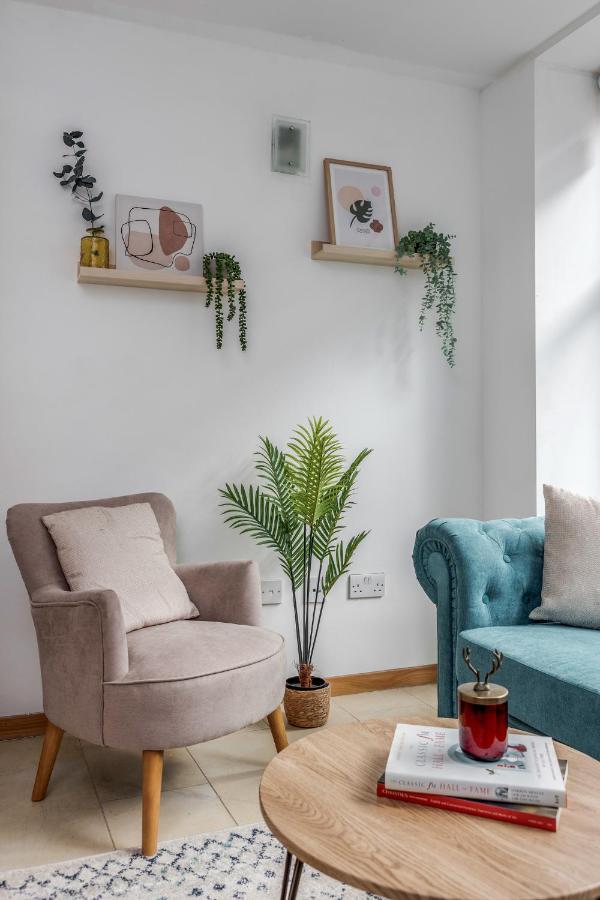 Central Holborn, Lovely And Bright Apartment For 4 London Exterior photo